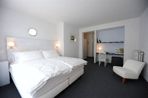 Avenue 3*